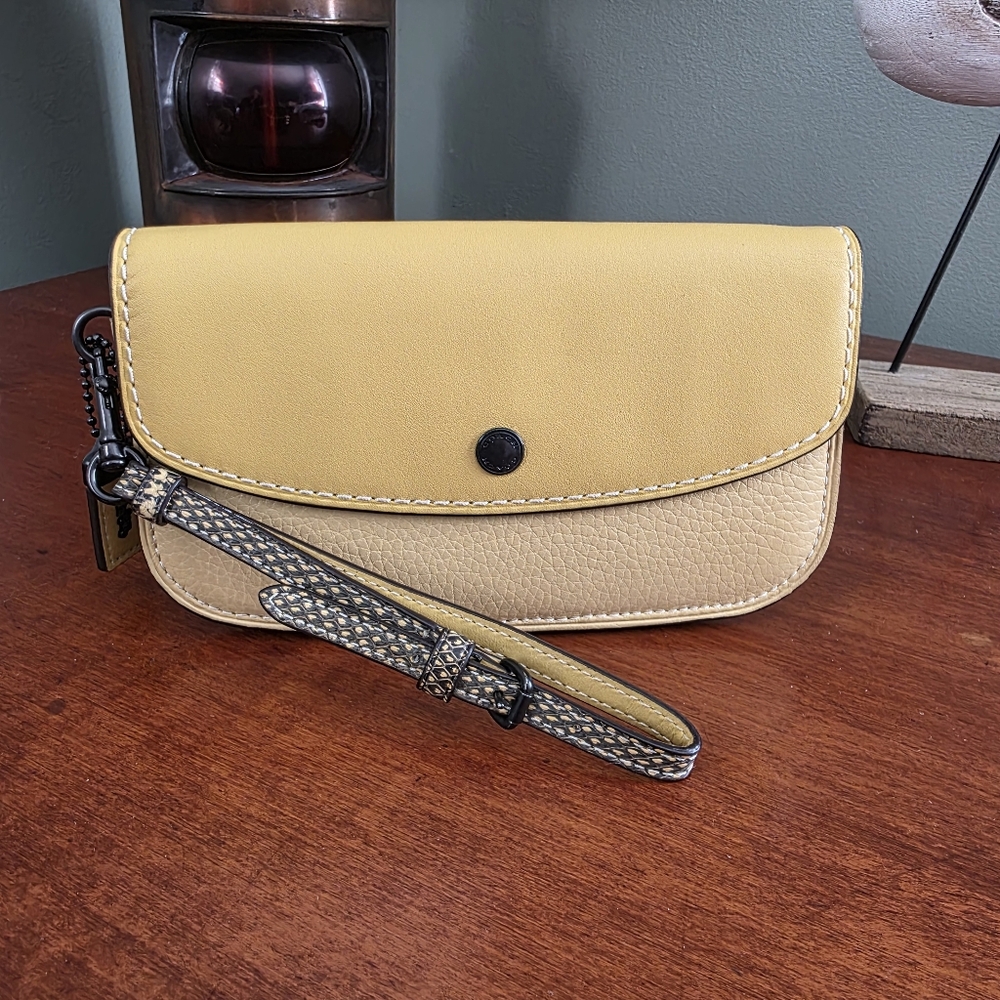 Coach 58174 1941 Colorblock Snakeskin Hay Yellow Leather Wristlet Bag